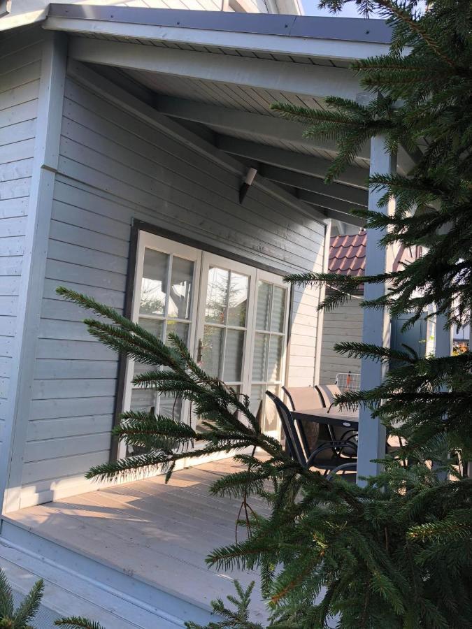 Domki Kapitanskie Z Prywatnym Polem Do Gry W Mini Golf Rewal Exterior foto