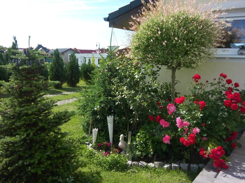 Domki Kapitanskie Z Prywatnym Polem Do Gry W Mini Golf Rewal Exterior foto